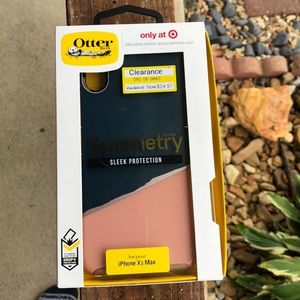 Otter box symmetry